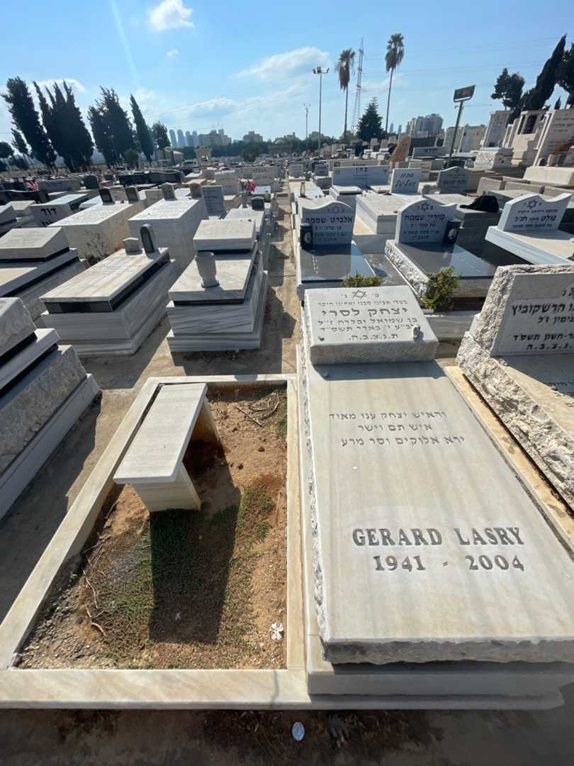 קברו של 1 0. תמונה 1