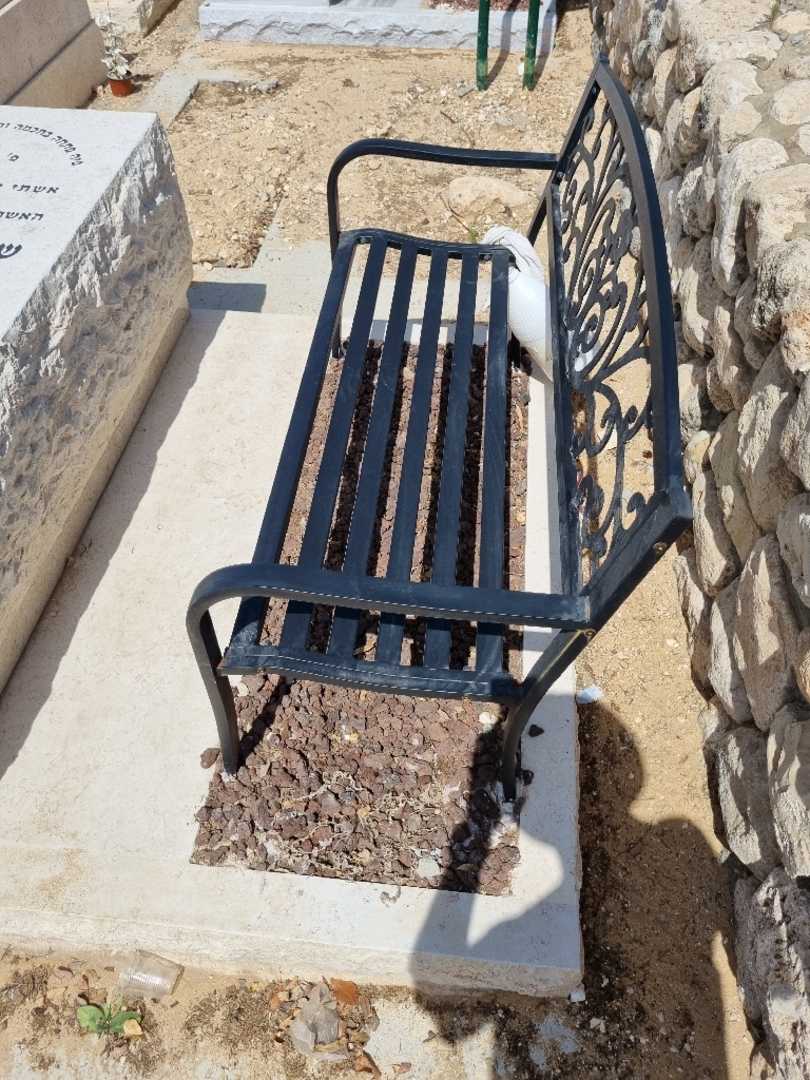 קברו של 1 0