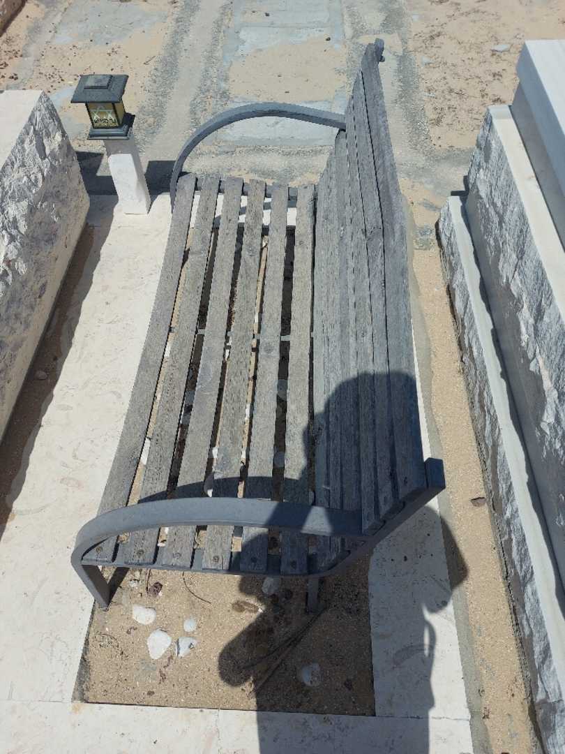 קברו של 1 0