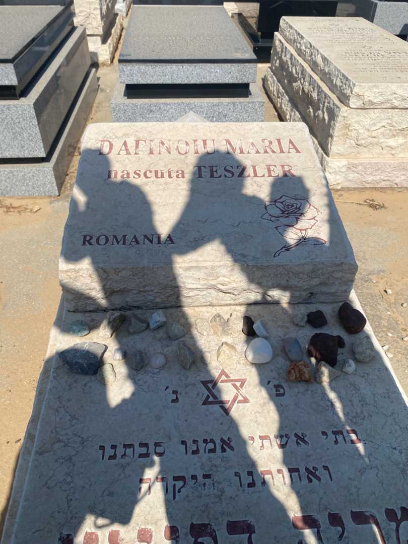 קברו של מריה דפינויו. תמונה 3