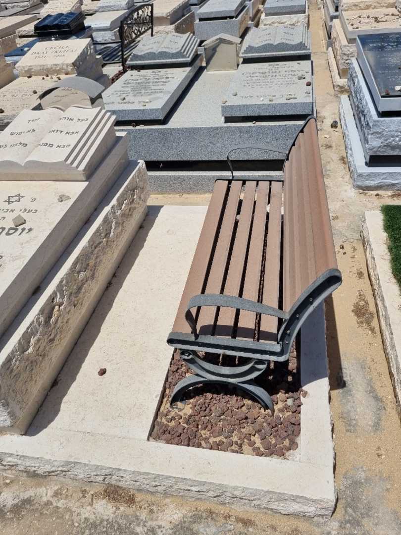 קברו של 1 0