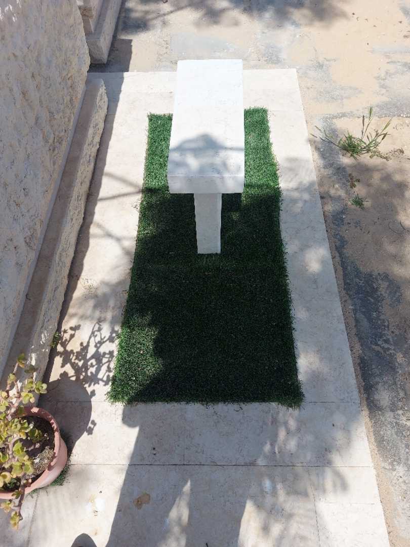 קברו של 1 0