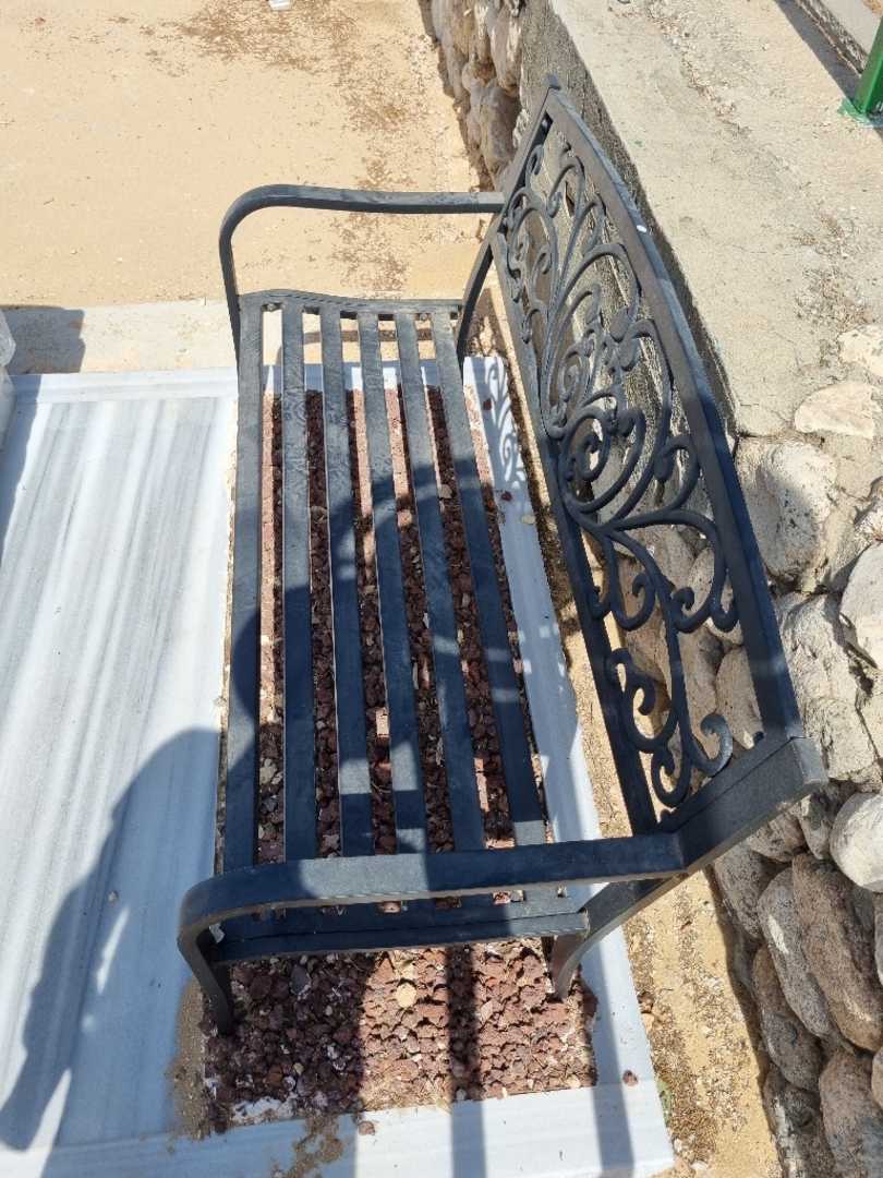 קברו של 1 0