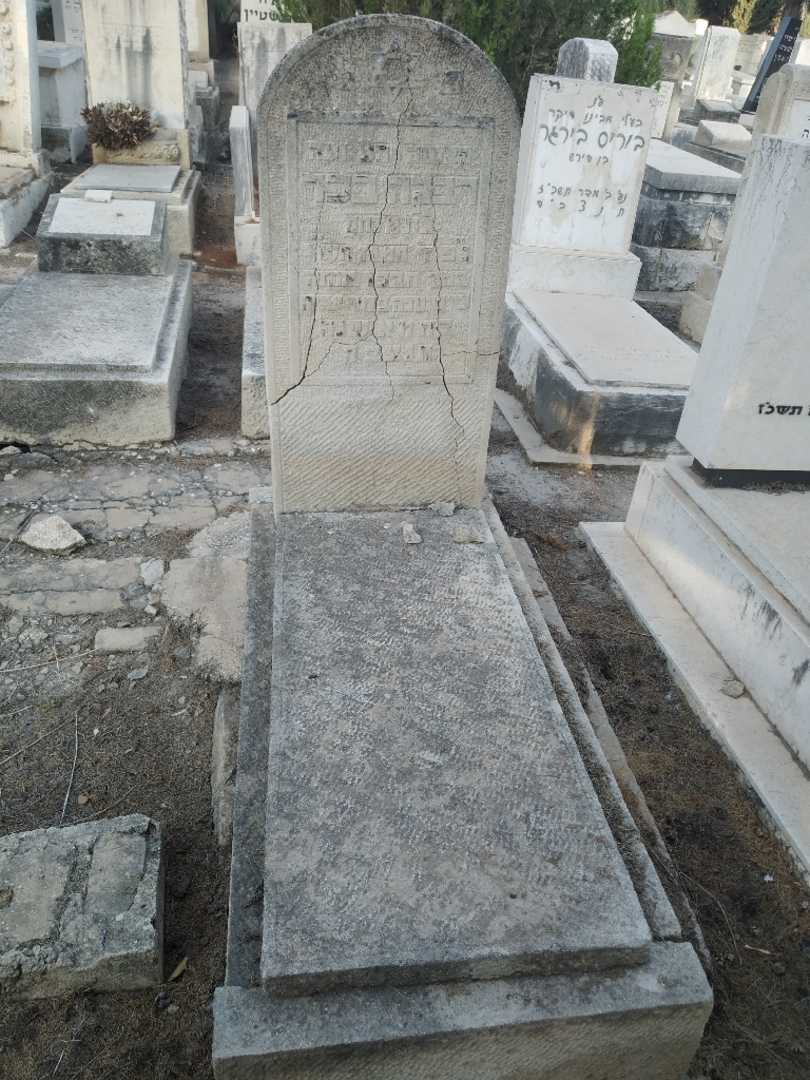 קברו של רבקה בכר
