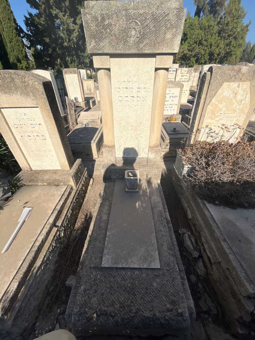 קברו של נסים מרדכי אלקבס